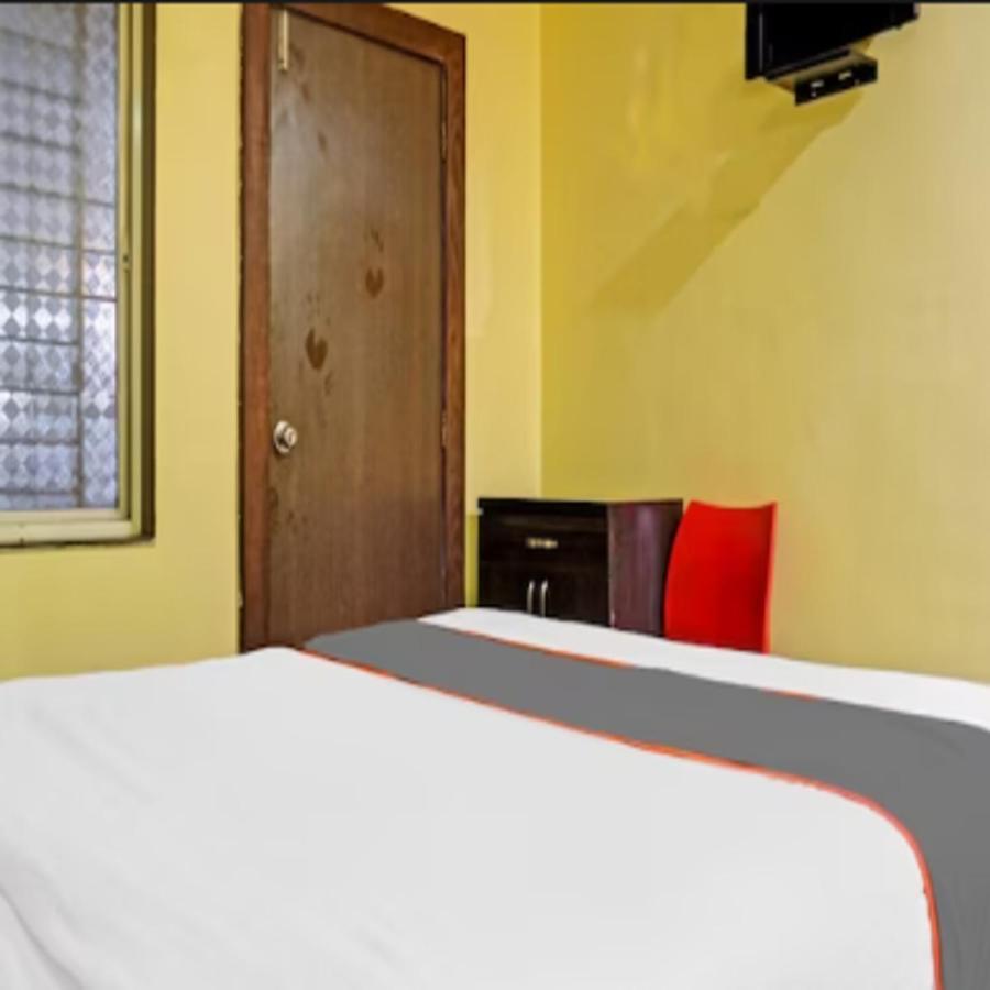 Carnival Hotel Pune Exteriör bild